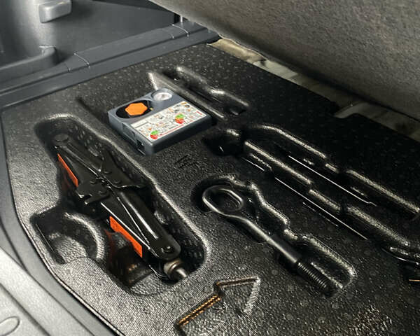 Сірий Ніссан Ноут, об'ємом двигуна 1.6 л та пробігом 170 тис. км за 8350 $, фото 24 на Automoto.ua