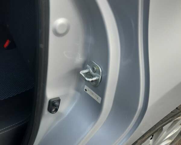 Серый Ниссан Ноут, объемом двигателя 1.6 л и пробегом 148 тыс. км за 7500 $, фото 13 на Automoto.ua