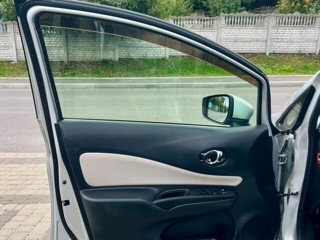 Сірий Ніссан Ноут, об'ємом двигуна 1.2 л та пробігом 42 тис. км за 10899 $, фото 56 на Automoto.ua