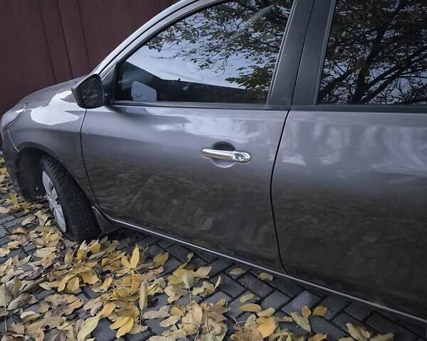 Сірий Ніссан Ноут, об'ємом двигуна 1.6 л та пробігом 137 тис. км за 7000 $, фото 1 на Automoto.ua
