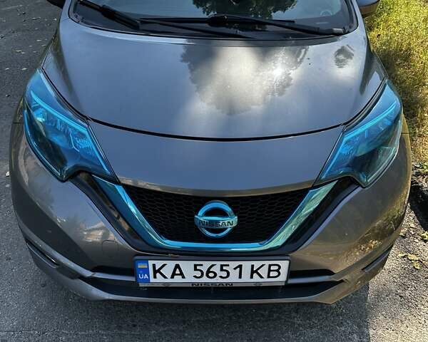 Серый Ниссан Ноут, объемом двигателя 1.6 л и пробегом 110 тыс. км за 9000 $, фото 4 на Automoto.ua