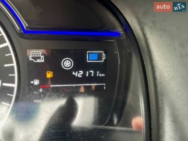 Сірий Ніссан Ноут, об'ємом двигуна 1.2 л та пробігом 42 тис. км за 10899 $, фото 82 на Automoto.ua