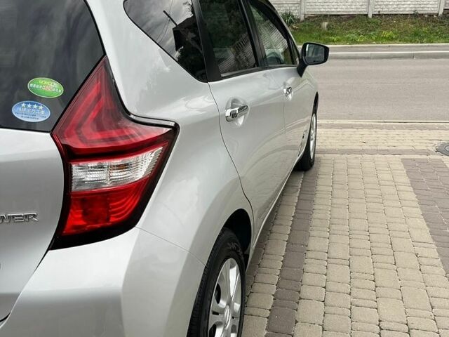 Сірий Ніссан Ноут, об'ємом двигуна 1.2 л та пробігом 42 тис. км за 10899 $, фото 41 на Automoto.ua