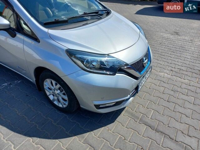 Сірий Ніссан Ноут, об'ємом двигуна 1.2 л та пробігом 63 тис. км за 12600 $, фото 2 на Automoto.ua