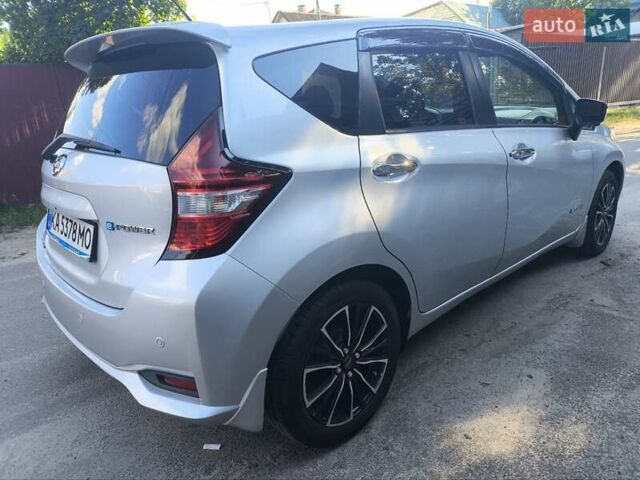 Серый Ниссан Ноут, объемом двигателя 1.2 л и пробегом 55 тыс. км за 12400 $, фото 27 на Automoto.ua