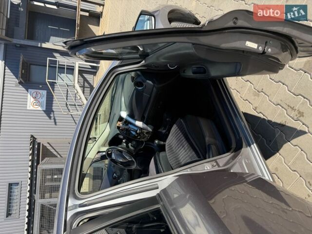 Сірий Ніссан Ноут, об'ємом двигуна 1.6 л та пробігом 91 тис. км за 10500 $, фото 6 на Automoto.ua