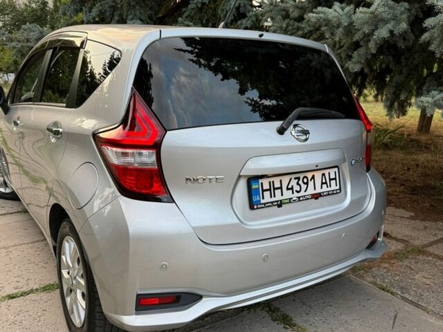 Сірий Ніссан Ноут, об'ємом двигуна 1.2 л та пробігом 71 тис. км за 11900 $, фото 6 на Automoto.ua