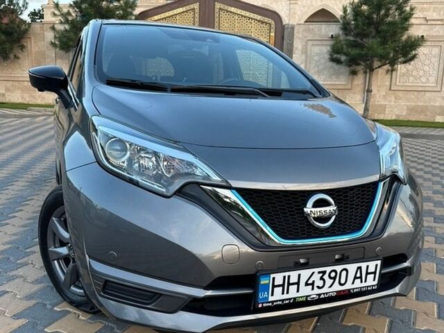 Сірий Ніссан Ноут, об'ємом двигуна 1.2 л та пробігом 75 тис. км за 12000 $, фото 36 на Automoto.ua