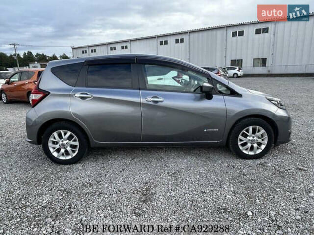 Сірий Ніссан Ноут, об'ємом двигуна 1.2 л та пробігом 31 тис. км за 12000 $, фото 5 на Automoto.ua