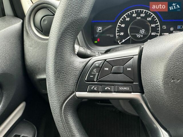 Сірий Ніссан Ноут, об'ємом двигуна 1.2 л та пробігом 36 тис. км за 13200 $, фото 57 на Automoto.ua