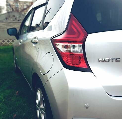 Серый Ниссан Ноут, объемом двигателя 1.2 л и пробегом 36 тыс. км за 12300 $, фото 2 на Automoto.ua