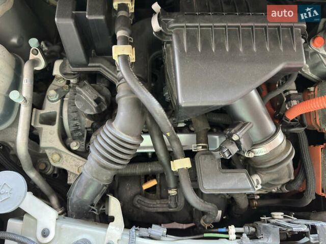 Сірий Ніссан Ноут, об'ємом двигуна 1.2 л та пробігом 68 тис. км за 12500 $, фото 12 на Automoto.ua