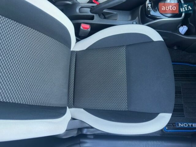 Сірий Ніссан Ноут, об'ємом двигуна 1.2 л та пробігом 35 тис. км за 12400 $, фото 16 на Automoto.ua