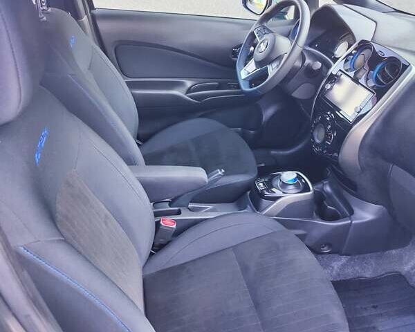 Серый Ниссан Ноут, объемом двигателя 1.2 л и пробегом 53 тыс. км за 13700 $, фото 29 на Automoto.ua