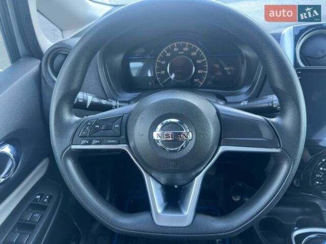 Сірий Ніссан Ноут, об'ємом двигуна 1.2 л та пробігом 35 тис. км за 12400 $, фото 21 на Automoto.ua