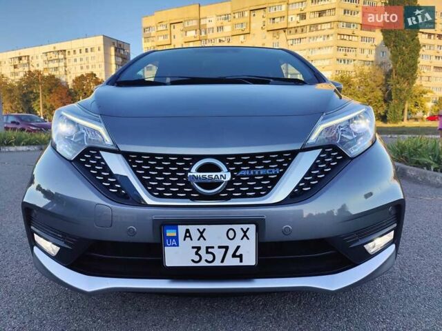Серый Ниссан Ноут, объемом двигателя 1.2 л и пробегом 53 тыс. км за 13700 $, фото 3 на Automoto.ua