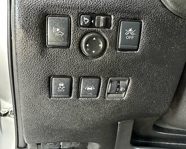 Сірий Ніссан Ноут, об'ємом двигуна 1.2 л та пробігом 68 тис. км за 12500 $, фото 29 на Automoto.ua