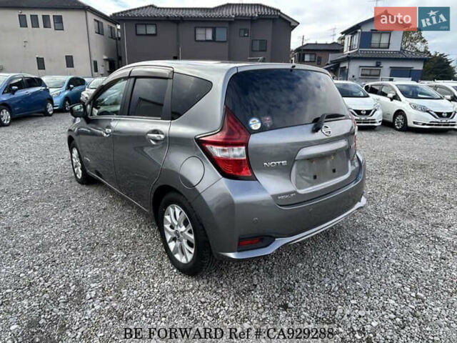 Сірий Ніссан Ноут, об'ємом двигуна 1.2 л та пробігом 31 тис. км за 12000 $, фото 2 на Automoto.ua