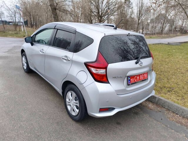 Сірий Ніссан Ноут, об'ємом двигуна 1.2 л та пробігом 63 тис. км за 12900 $, фото 6 на Automoto.ua