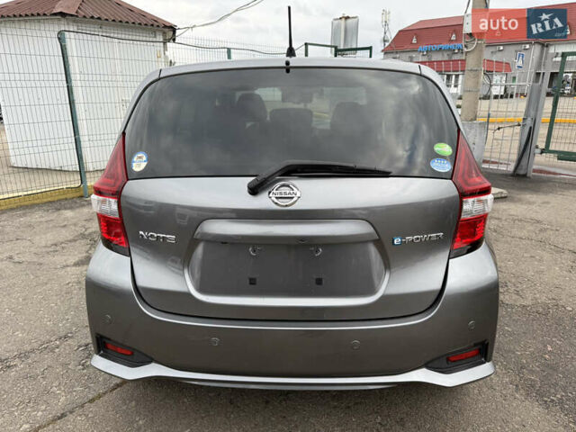 Сірий Ніссан Ноут, об'ємом двигуна 1.2 л та пробігом 61 тис. км за 13190 $, фото 4 на Automoto.ua