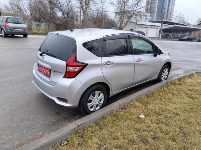 Сірий Ніссан Ноут, об'ємом двигуна 1.2 л та пробігом 63 тис. км за 12900 $, фото 4 на Automoto.ua