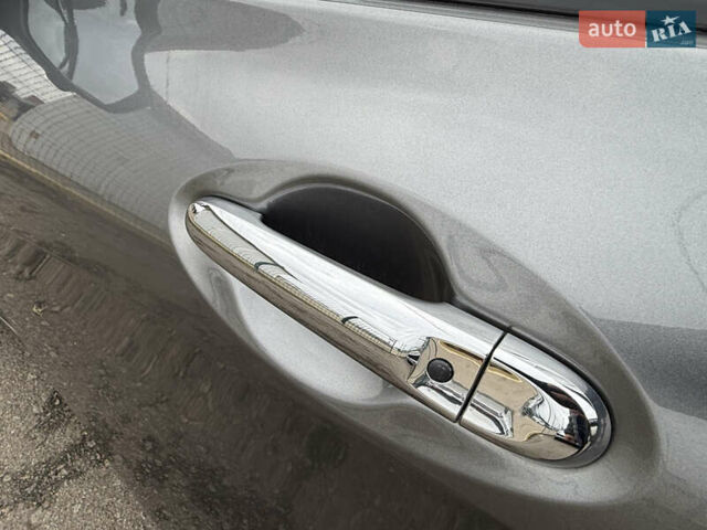 Сірий Ніссан Ноут, об'ємом двигуна 1.2 л та пробігом 61 тис. км за 13190 $, фото 8 на Automoto.ua