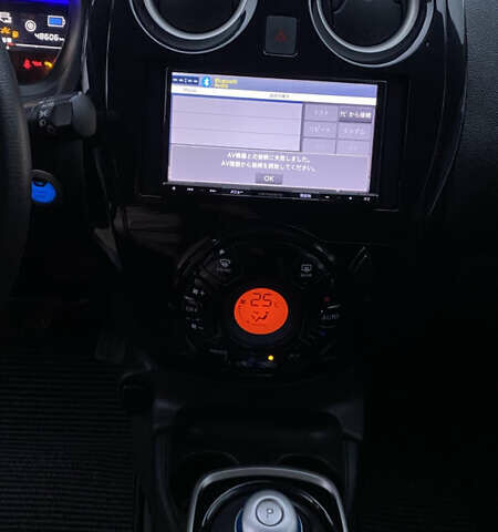 Серый Ниссан Ноут, объемом двигателя 1.2 л и пробегом 48 тыс. км за 14000 $, фото 13 на Automoto.ua