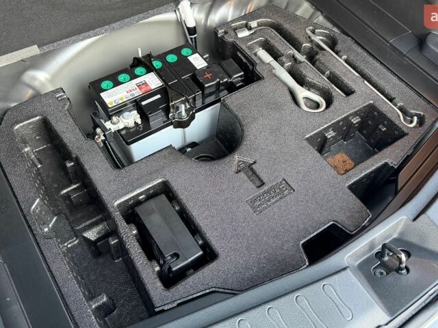 Сірий Ніссан Ноут, об'ємом двигуна 1.2 л та пробігом 78 тис. км за 12700 $, фото 57 на Automoto.ua