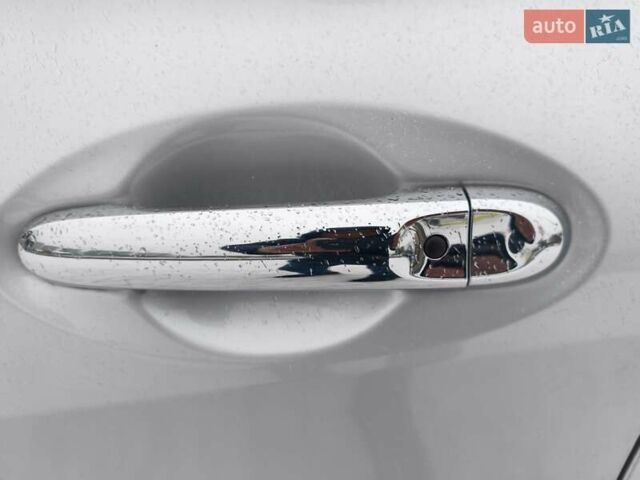 Серый Ниссан Ноут, объемом двигателя 1.2 л и пробегом 67 тыс. км за 12400 $, фото 23 на Automoto.ua