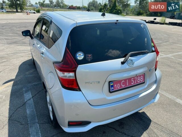 Сірий Ніссан Ноут, об'ємом двигуна 1.2 л та пробігом 77 тис. км за 12600 $, фото 27 на Automoto.ua