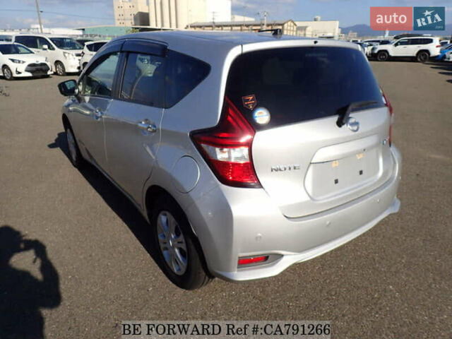Сірий Ніссан Ноут, об'ємом двигуна 1.2 л та пробігом 90 тис. км за 11900 $, фото 2 на Automoto.ua