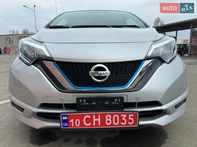 Сірий Ніссан Ноут, об'ємом двигуна 1.2 л та пробігом 83 тис. км за 12900 $, фото 2 на Automoto.ua