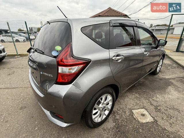 Сірий Ніссан Ноут, об'ємом двигуна 1.2 л та пробігом 61 тис. км за 13190 $, фото 3 на Automoto.ua