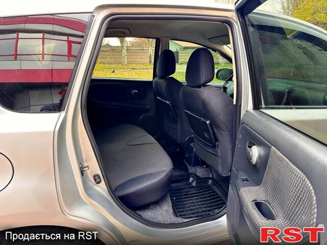 Серый Ниссан Ноут, объемом двигателя 1.4 л и пробегом 209 тыс. км за 5000 $, фото 12 на Automoto.ua