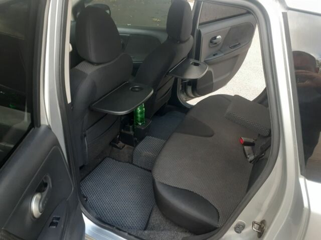 Серый Ниссан Ноут, объемом двигателя 1.5 л и пробегом 195 тыс. км за 5500 $, фото 4 на Automoto.ua