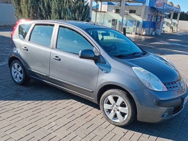 Серый Ниссан Ноут, объемом двигателя 1.6 л и пробегом 175 тыс. км за 6500 $, фото 3 на Automoto.ua