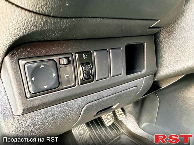 Серый Ниссан Ноут, объемом двигателя 1.4 л и пробегом 209 тыс. км за 5000 $, фото 8 на Automoto.ua