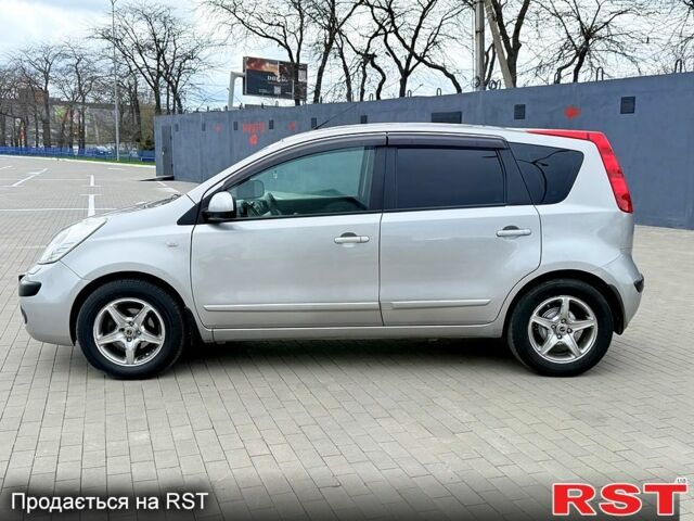 Серый Ниссан Ноут, объемом двигателя 1.6 л и пробегом 197 тыс. км за 4700 $, фото 6 на Automoto.ua