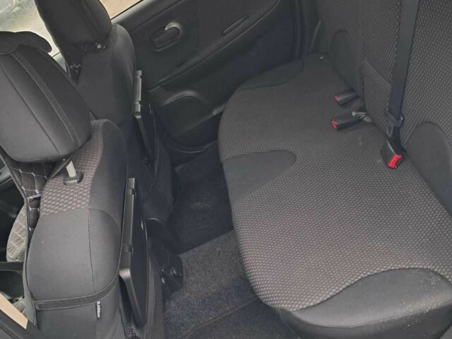 Серый Ниссан Ноут, объемом двигателя 1.5 л и пробегом 197 тыс. км за 4900 $, фото 2 на Automoto.ua