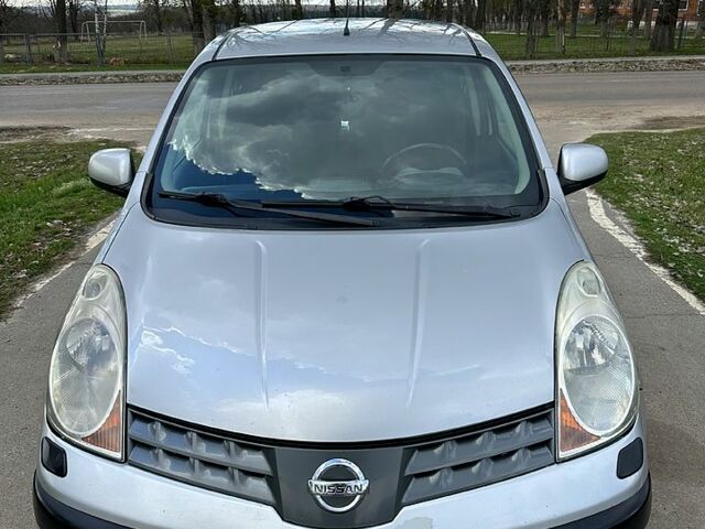 Сірий Ніссан Ноут, об'ємом двигуна 1.4 л та пробігом 190 тис. км за 5100 $, фото 4 на Automoto.ua