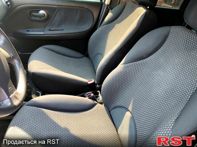 Серый Ниссан Ноут, объемом двигателя 1.4 л и пробегом 0 тыс. км за 5200 $, фото 5 на Automoto.ua