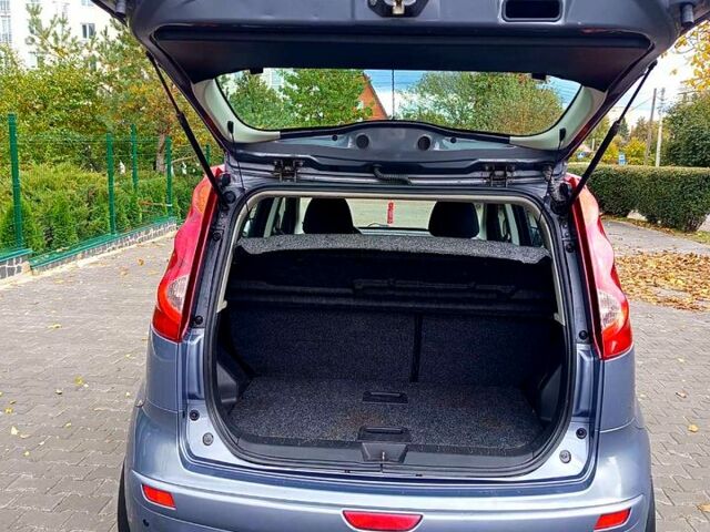 Сірий Ніссан Ноут, об'ємом двигуна 1.6 л та пробігом 240 тис. км за 7000 $, фото 4 на Automoto.ua