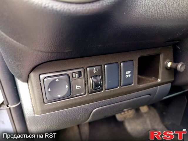 Сірий Ніссан Ноут, об'ємом двигуна 1.6 л та пробігом 240 тис. км за 7000 $, фото 7 на Automoto.ua