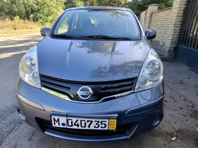 Серый Ниссан Ноут, объемом двигателя 1.6 л и пробегом 159 тыс. км за 6600 $, фото 1 на Automoto.ua