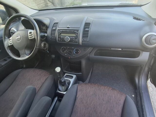 Серый Ниссан Ноут, объемом двигателя 1.6 л и пробегом 159 тыс. км за 6600 $, фото 10 на Automoto.ua