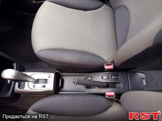 Сірий Ніссан Ноут, об'ємом двигуна 1.6 л та пробігом 240 тис. км за 7000 $, фото 9 на Automoto.ua