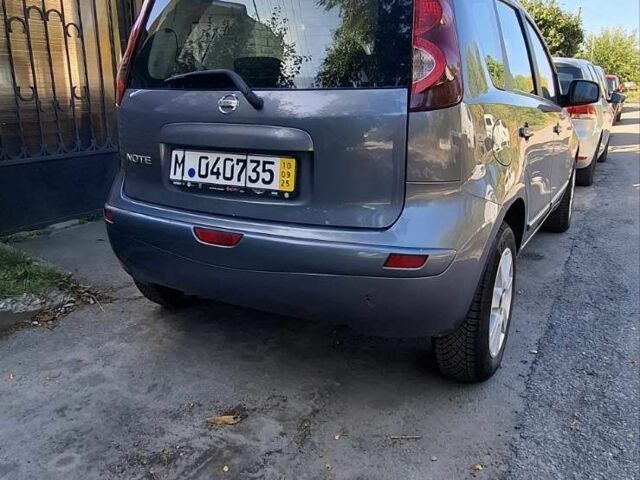 Серый Ниссан Ноут, объемом двигателя 1.6 л и пробегом 159 тыс. км за 6600 $, фото 4 на Automoto.ua