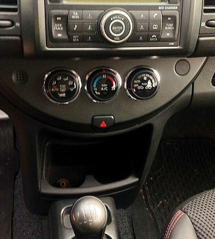 Сірий Ніссан Ноут, об'ємом двигуна 1.6 л та пробігом 0 тис. км за 3999 $, фото 3 на Automoto.ua