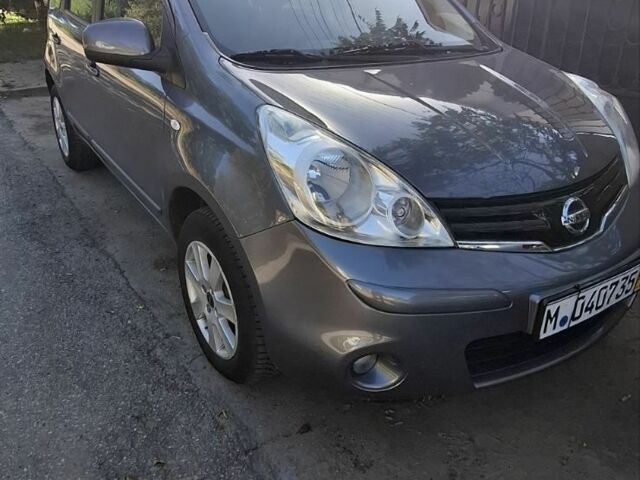 Серый Ниссан Ноут, объемом двигателя 1.6 л и пробегом 159 тыс. км за 6600 $, фото 2 на Automoto.ua
