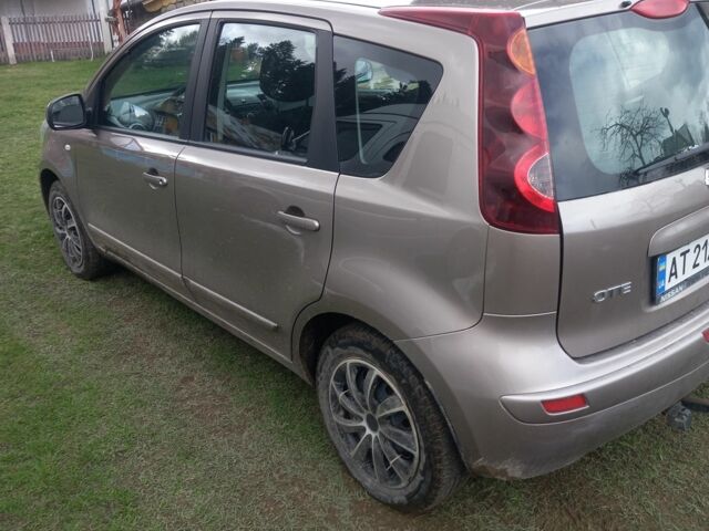 Серый Ниссан Ноут, объемом двигателя 1.4 л и пробегом 250 тыс. км за 5800 $, фото 3 на Automoto.ua